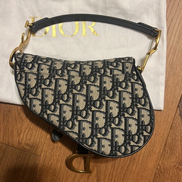 Classic Dior handbag - Picture 2 of 5